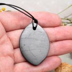 black petal necklace