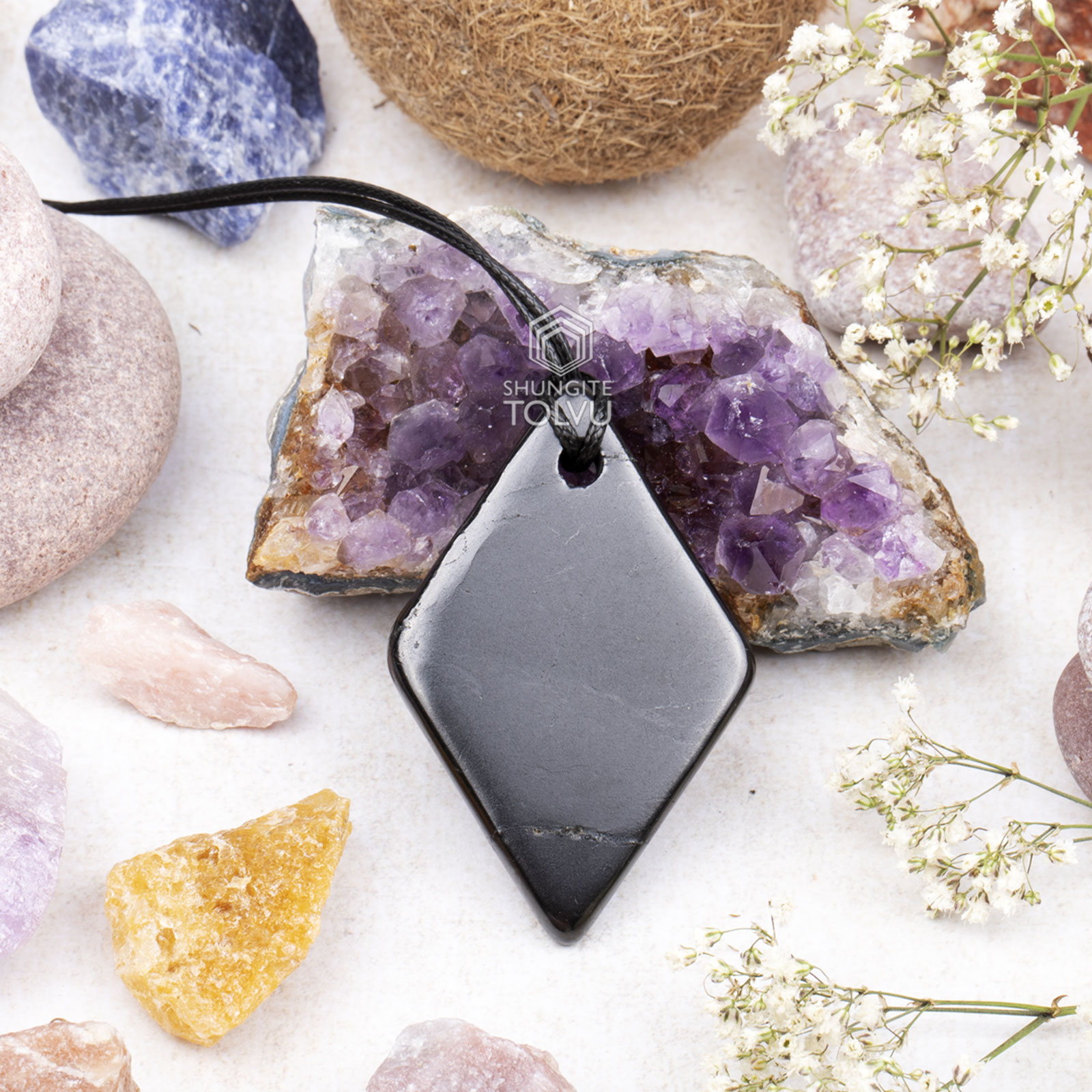 rhombus-shungite-necklace-1600px-amz-QW60-main-001 Shungite rhombus pendant
