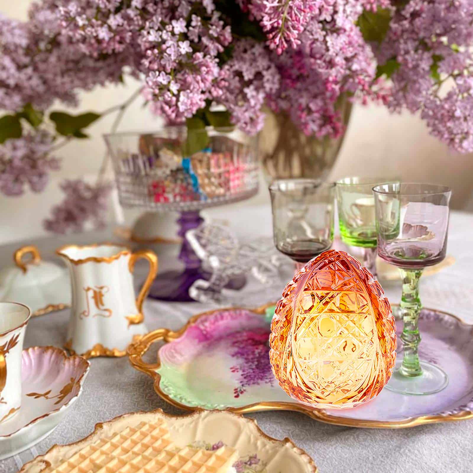 vintage-paperweights-egg-large-size-and-amber-color vintage paperweights amber egg of large size